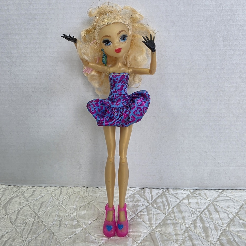 Monster High Shriekwrecked Dayna Treasura Jones 2016 Mattel